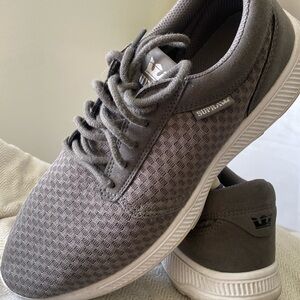 Supra athletic shoe. Size 9. Grey. Gently Used.